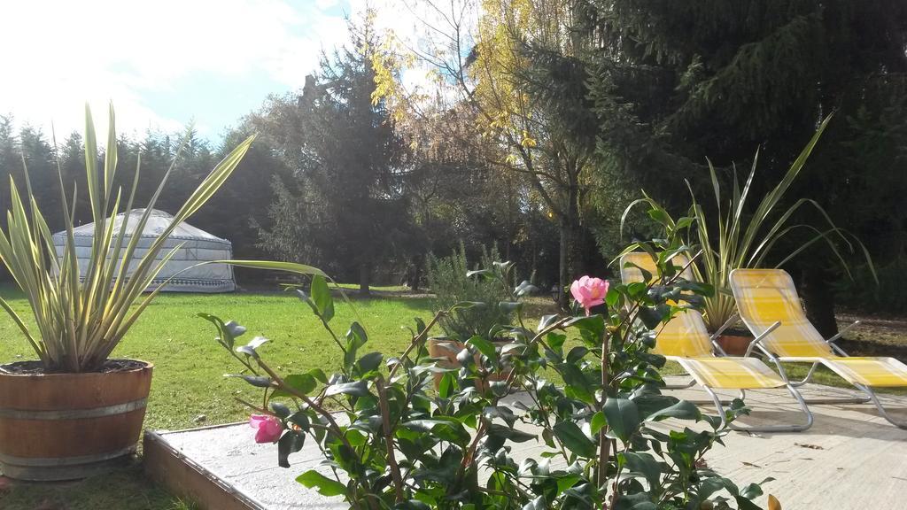 Pontiacq-ViellepinteLes Yourtes Du Bearn - Domaine Des Deux Clos住宿加早餐旅馆 外观 照片